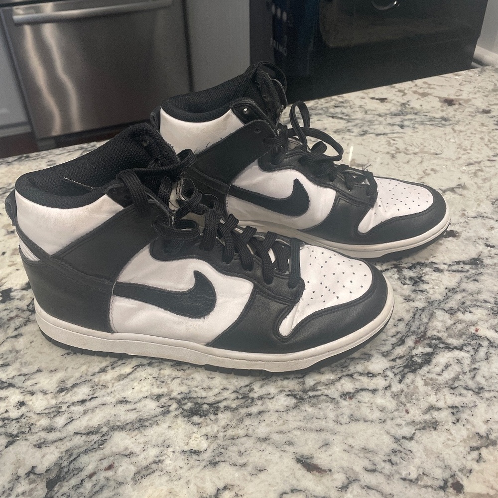Nike (Panda Dunks)